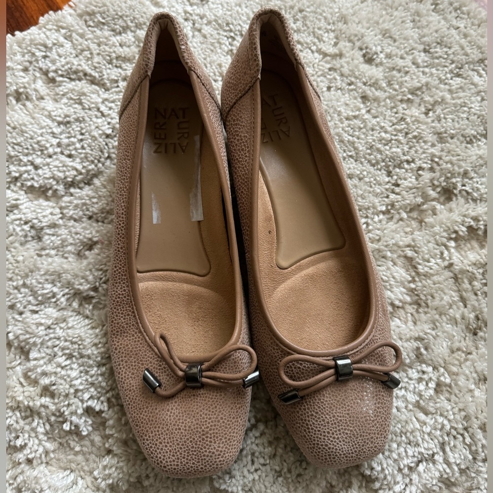 Naturalizer Tan Wedge Flats